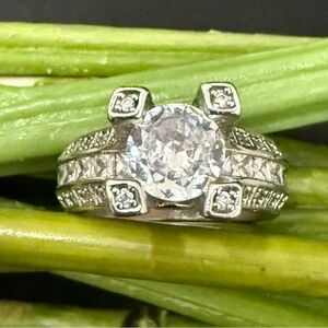Silver Eiffel Tower CZ Cocktail Ring Size 6